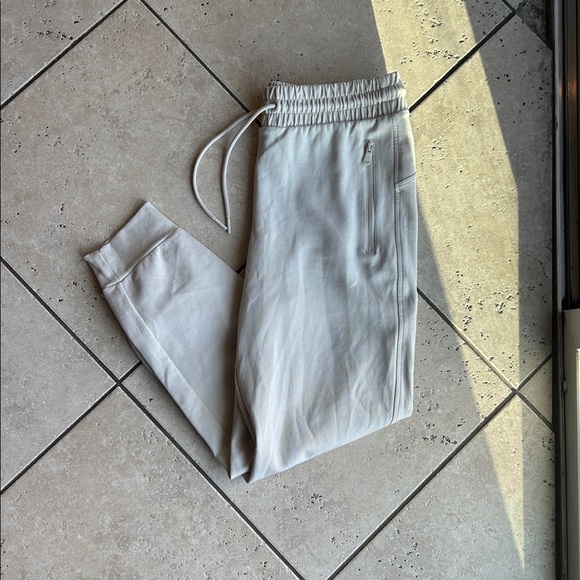 Old Navy Active High Rise Joggers size M - Picture 7 of 7